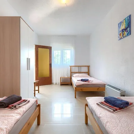Vakantiehuis Danijela - Roj406 By Interhome