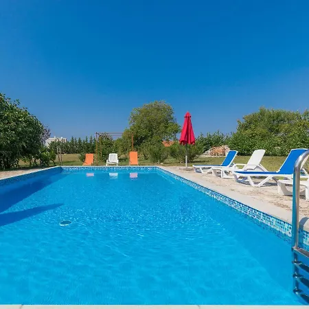 Сasa de vacaciones Danijela - Roj406 By Interhome *